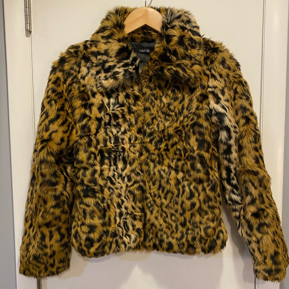 Boohoo Leopard Faux Fur Crop Jacket - size M